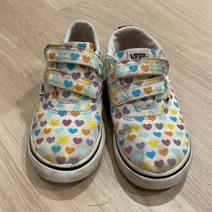 Vans doheny kids sneaker with hearts